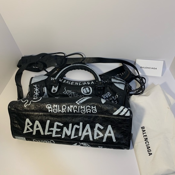 BALENCIAGA
Classic City AJ Graffiti-Print Satchel - Picture 6 of 8